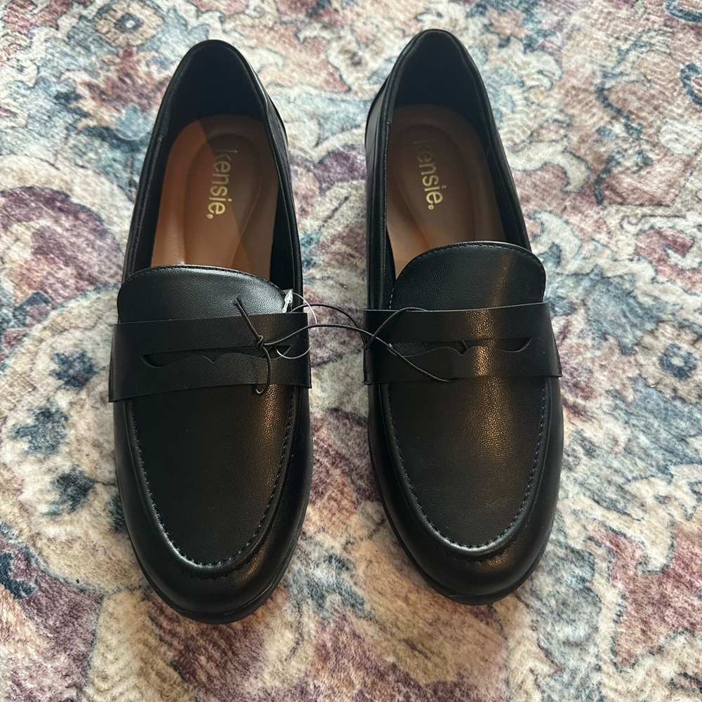 NEW IN BOX - Kensie Gitty Black Loafer size 8.5
